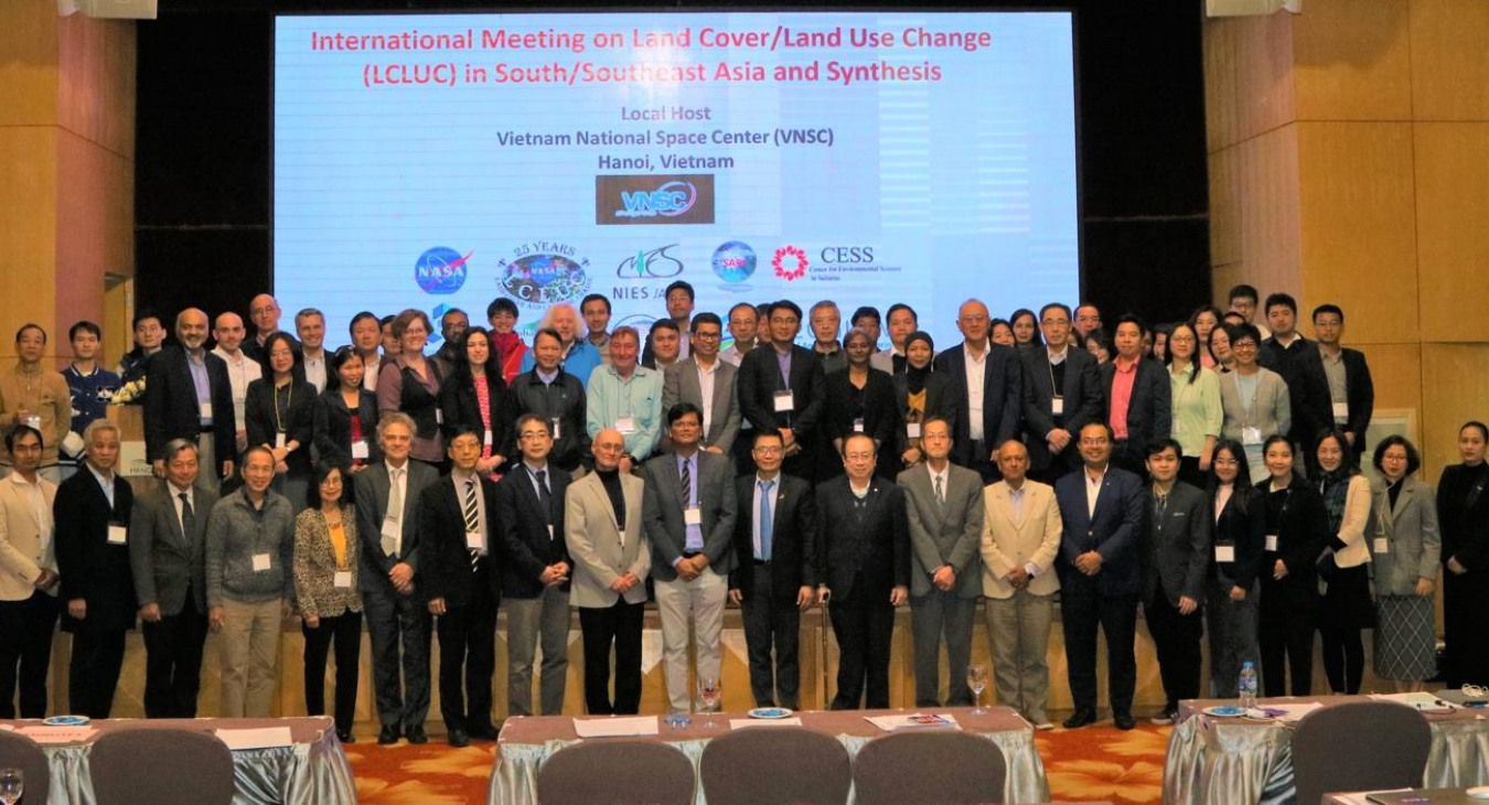 Group photo with conference participants